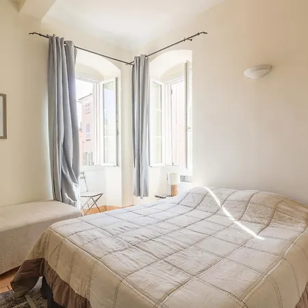 Le Napoleon - Appt A Moins Dun Km De La *